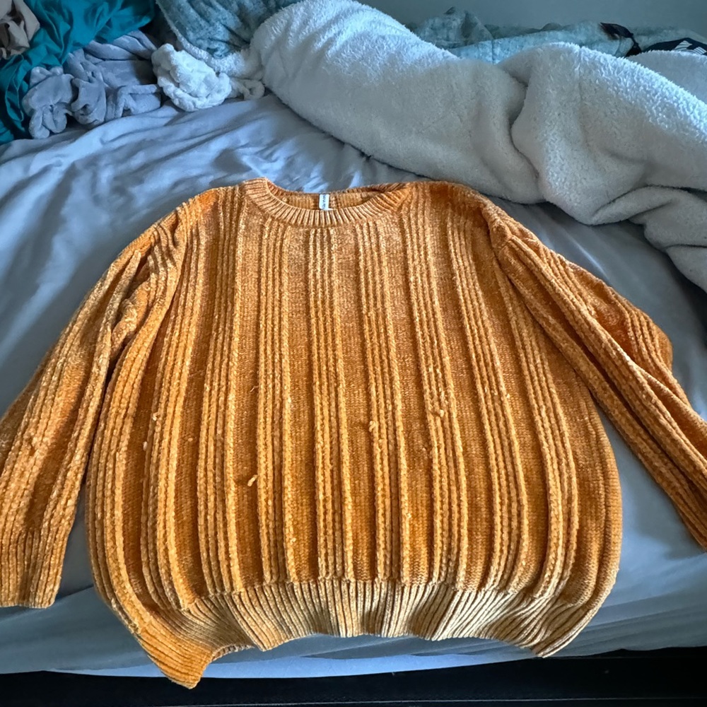 Super soft orange/ yellow sweater